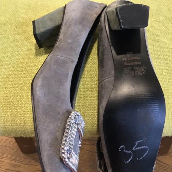 NEW Authentic Roger Vivier Mid Heels - Picture 6 of 8